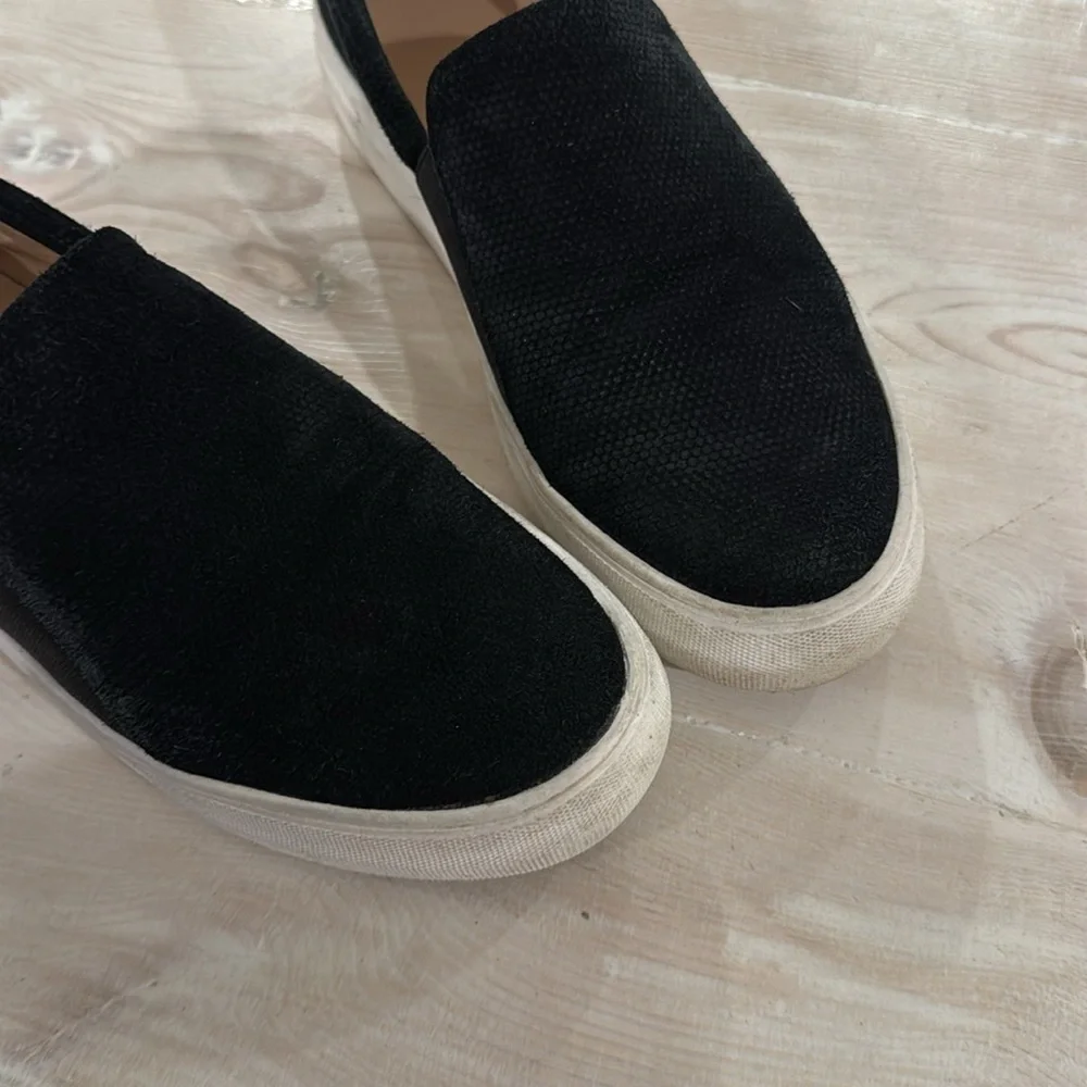 Vince Camuto flats
